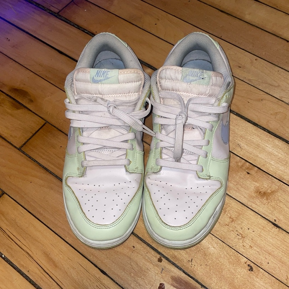 Pink used dunks